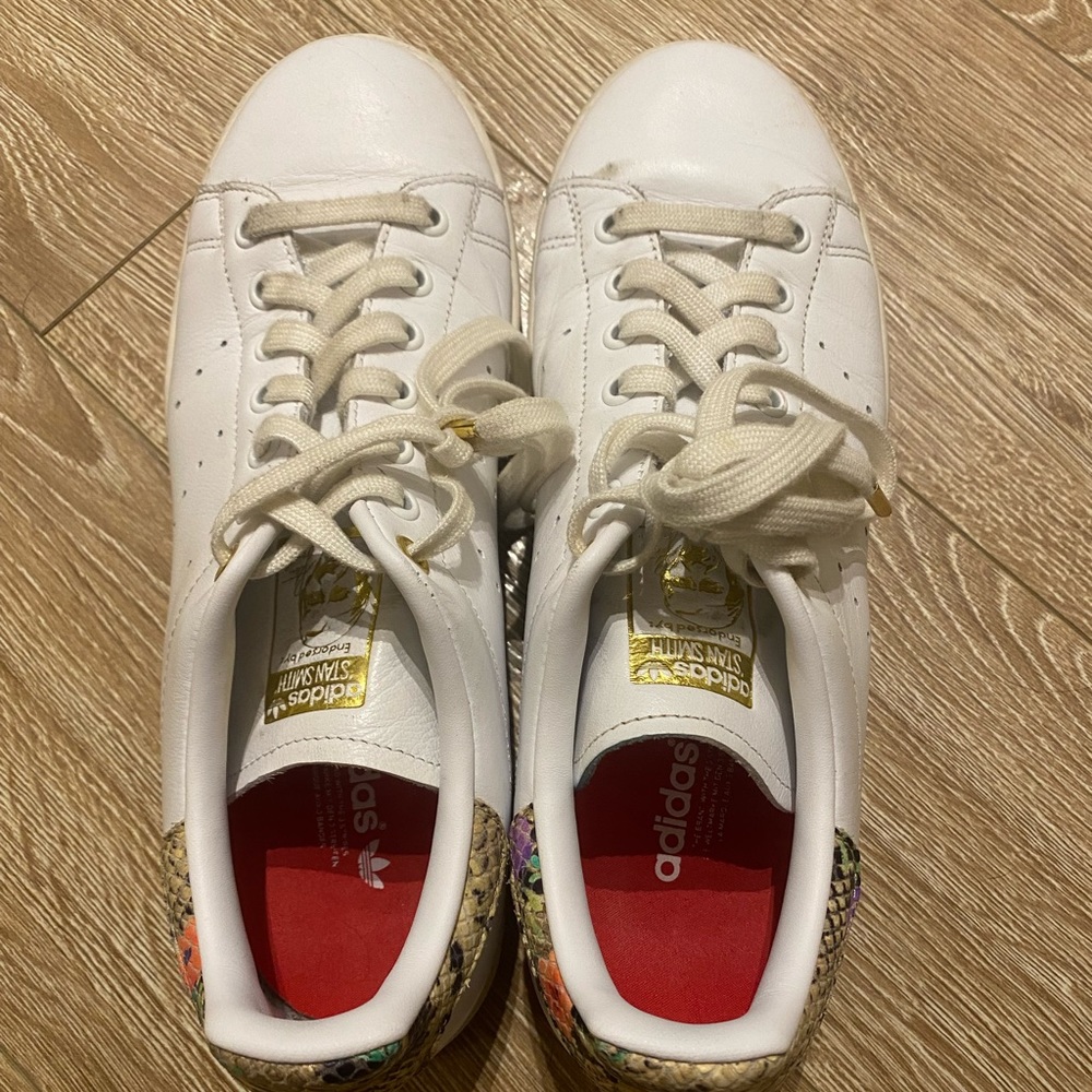 women’s stan smith tennis shoes